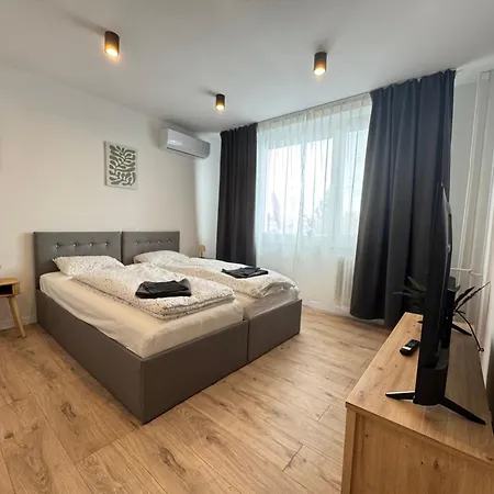 So Sukromnym Parkingom * Michalovce