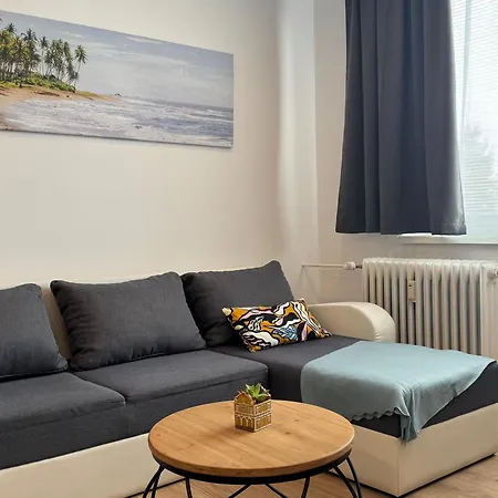 So Sukromnym Parkingom Lägenhet